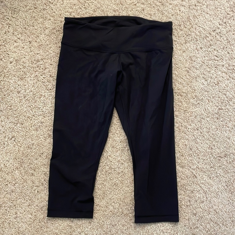 Lululemon Womens Black Crop Yoga Pants Size 8